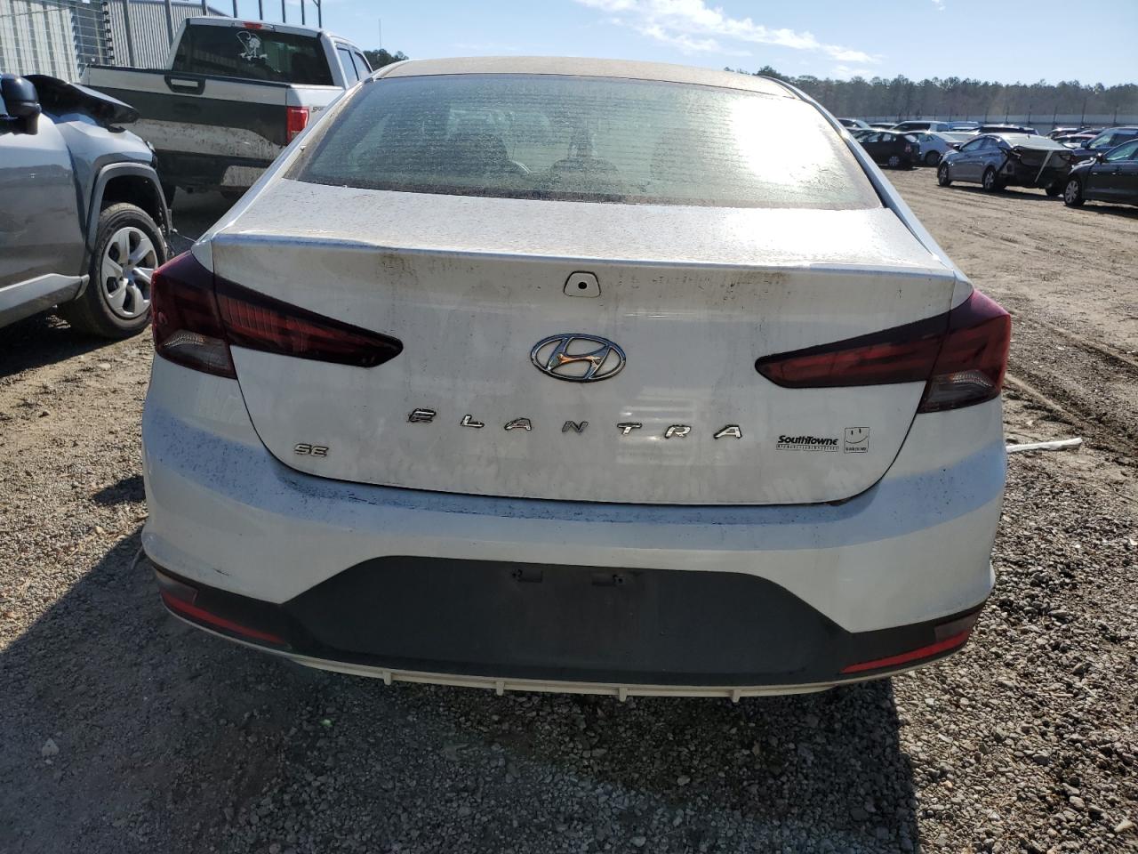 2019 Hyundai Elantra Se vin: 5NPD74LFXKH433495