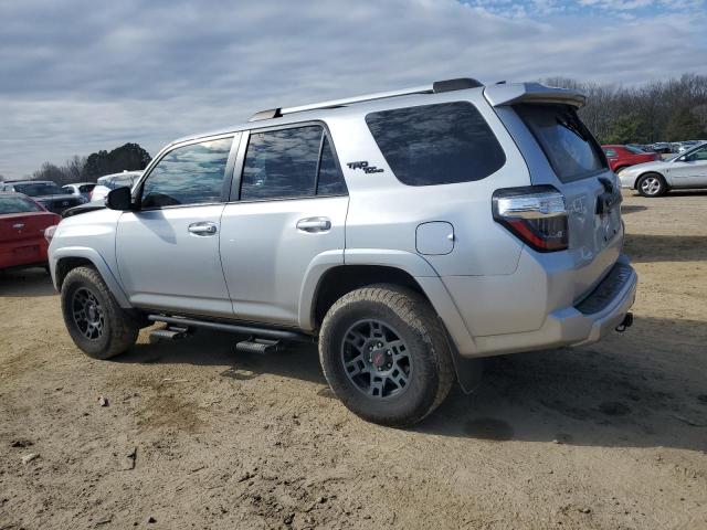 VIN WAUJ2AFC3DN133847 2018 TOYOTA 4RUNNER no.2