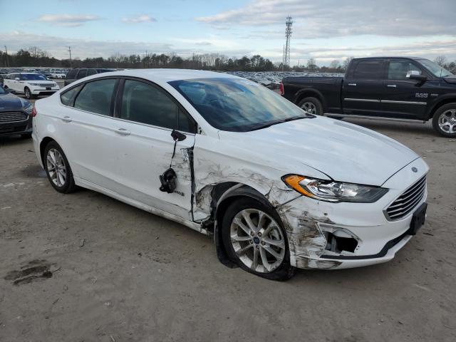 VIN 3FA6P0LUXKR261780 2019 Ford Fusion, SE no.4