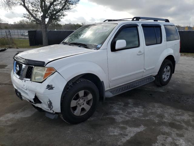 2005 Nissan Pathfinder LE