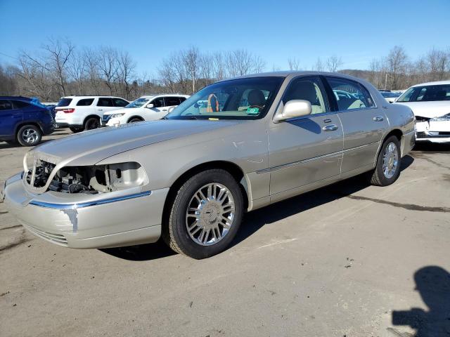 2007 Lincoln Town Car Signature Limited