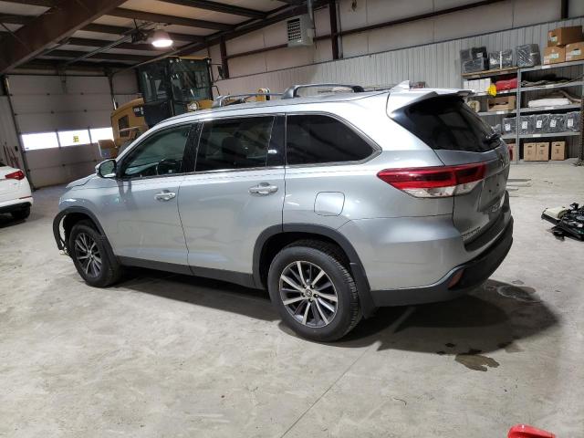 VIN 5TDJZRFH5KS920623 2019 Toyota Highlander, SE no.2