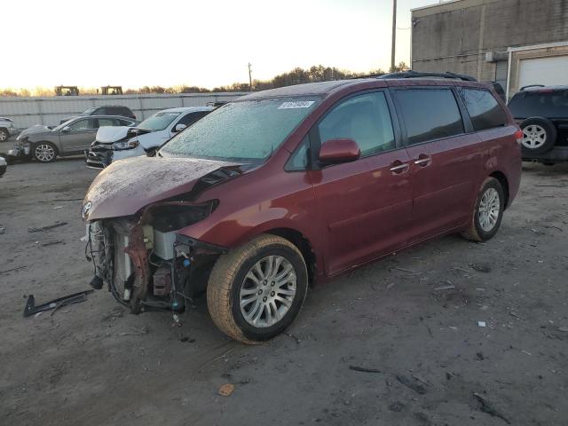 2013 Toyota Sienna XLE