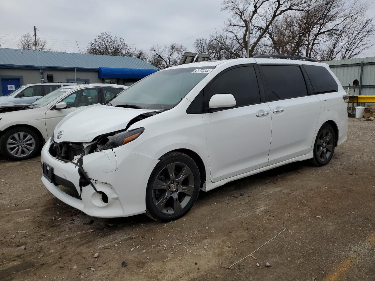 5TDXK3DC3FS668668 2015 Toyota Sienna Sport