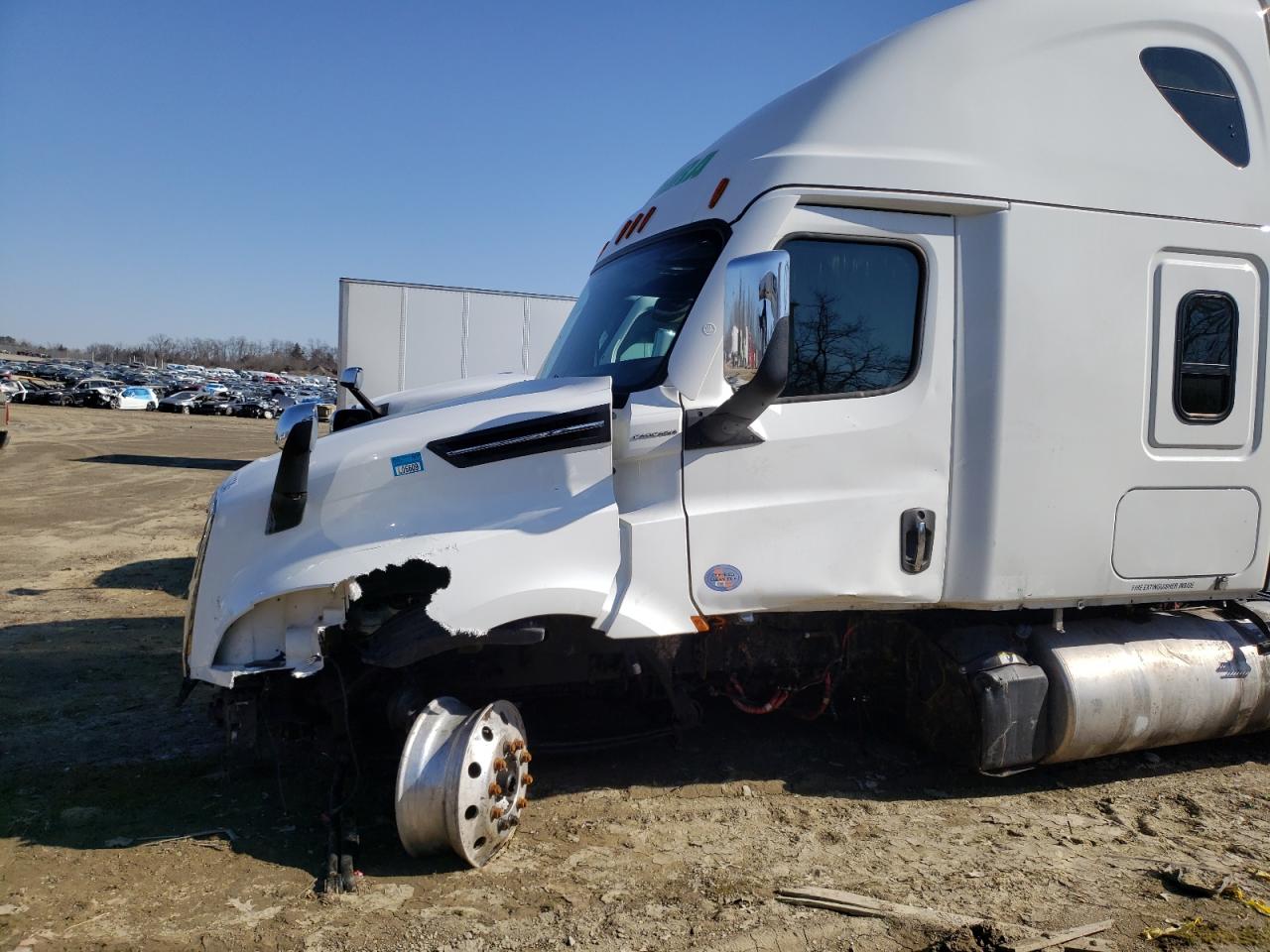 Lot #2885679983 2023 FREIGHTLINER CASCADIA 1