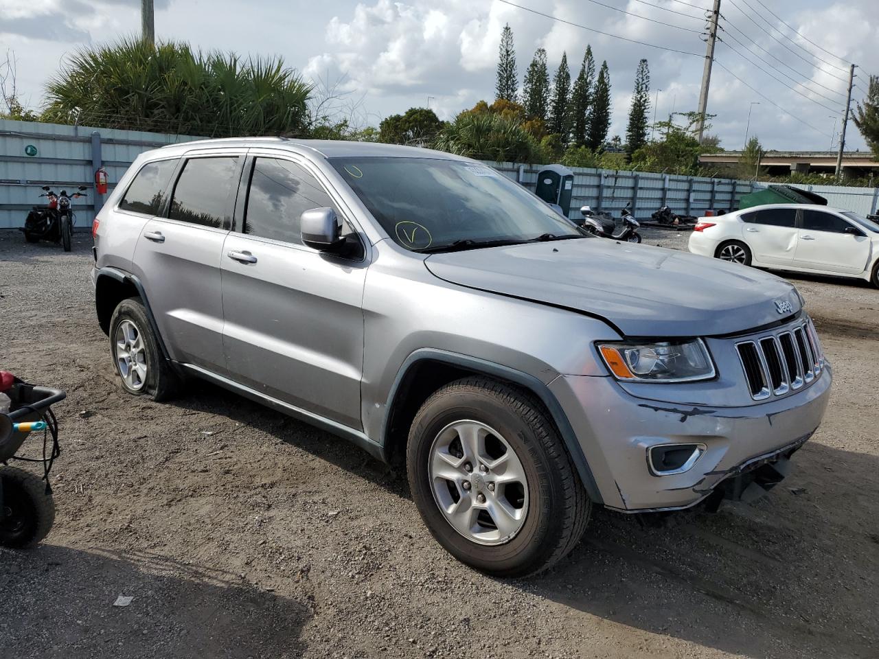 1C4RJEAG2EC557155 2014 Jeep Grand Cherokee Laredo