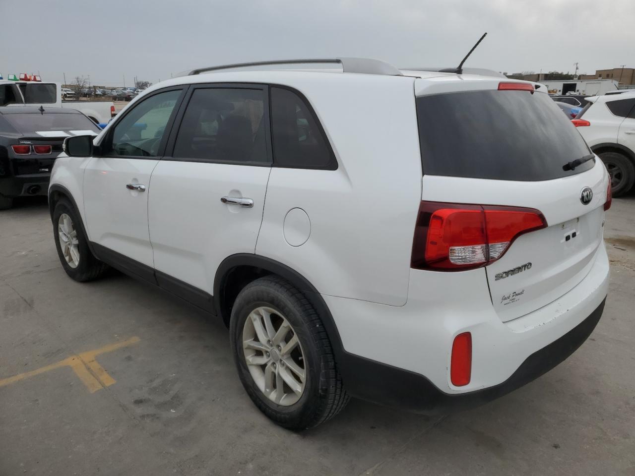 5XYKT4A79FG587577 2015 Kia Sorento Lx