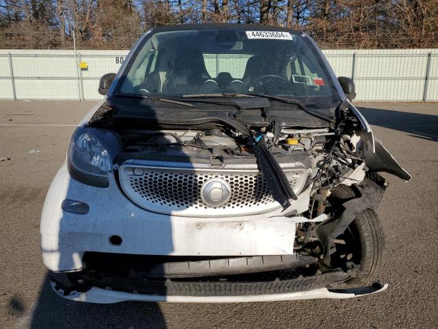 VIN WMEFJ5DA8HK170261 2017 Smart Fortwo no.5