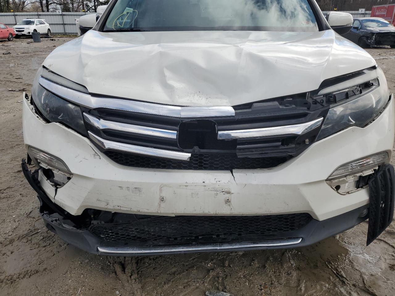 5FNYF6H98JB022886 2018 Honda Pilot Touring