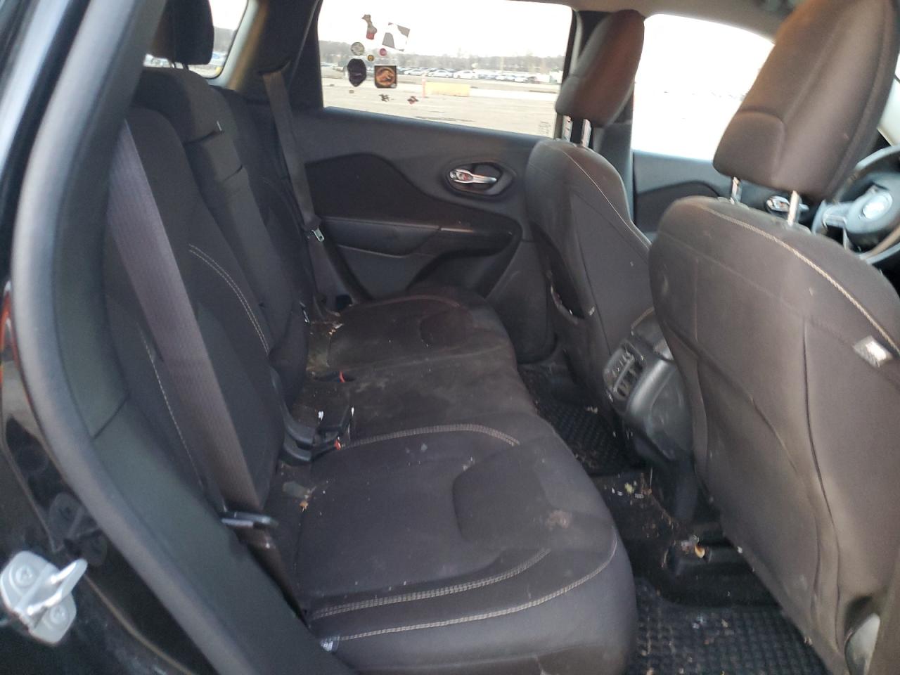 1C4PJMCB1GW117366 2016 Jeep Cherokee Latitude