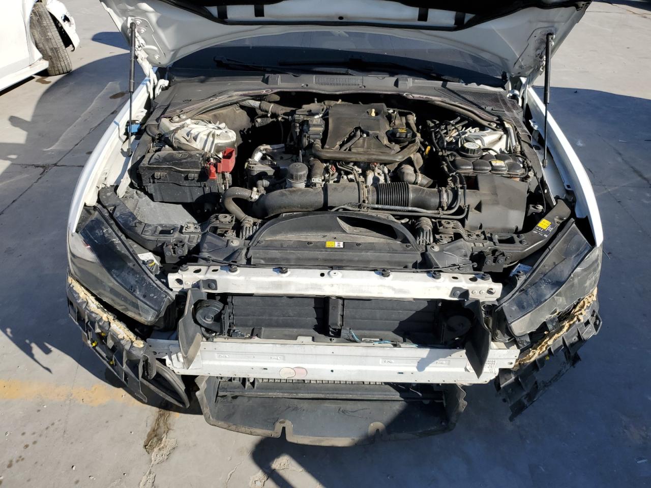 SAJAD4FX9KCP43909 2019 Jaguar Xe Premium