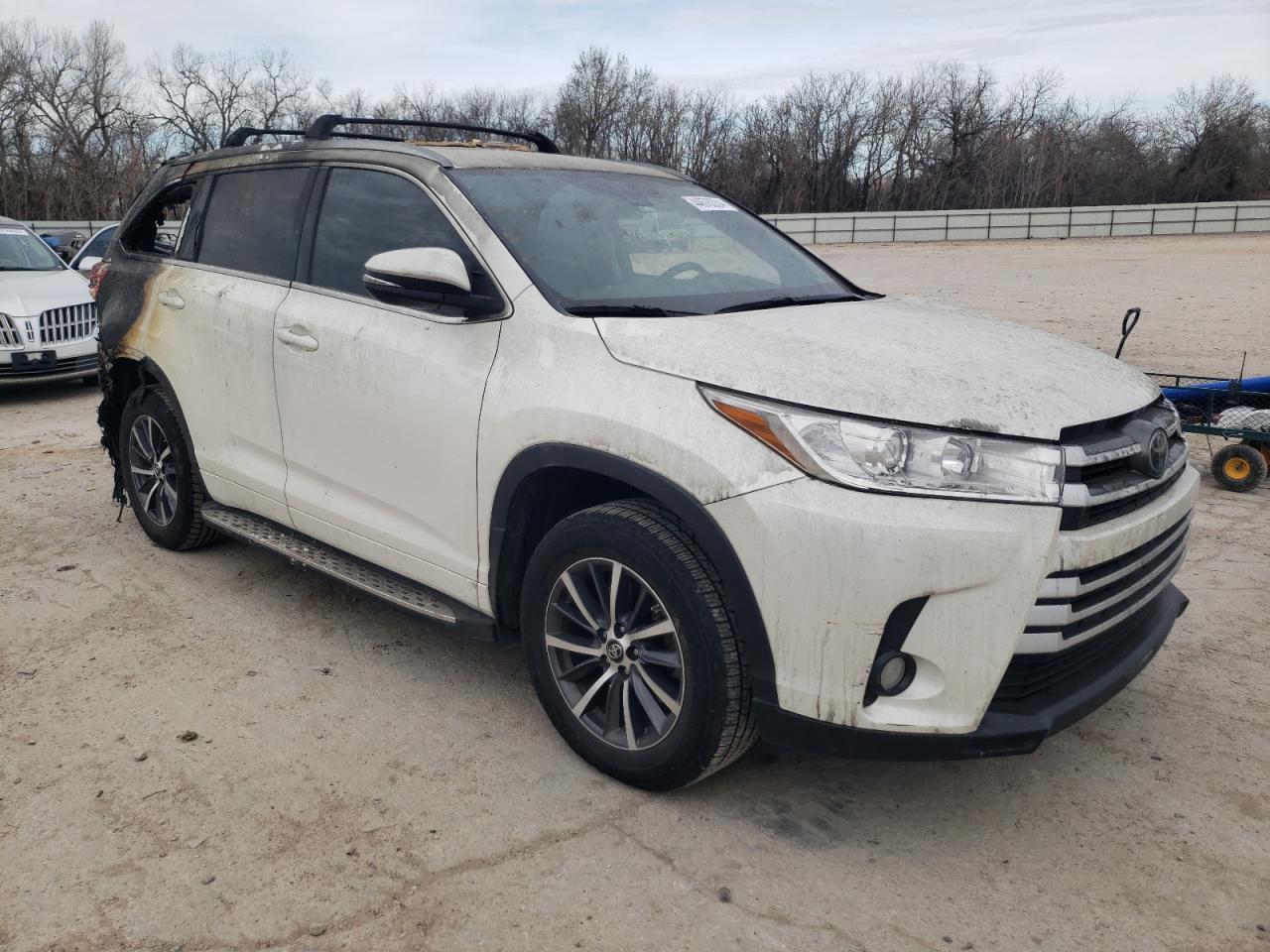 5TDKZRFH2HS520192 2017 Toyota Highlander Se