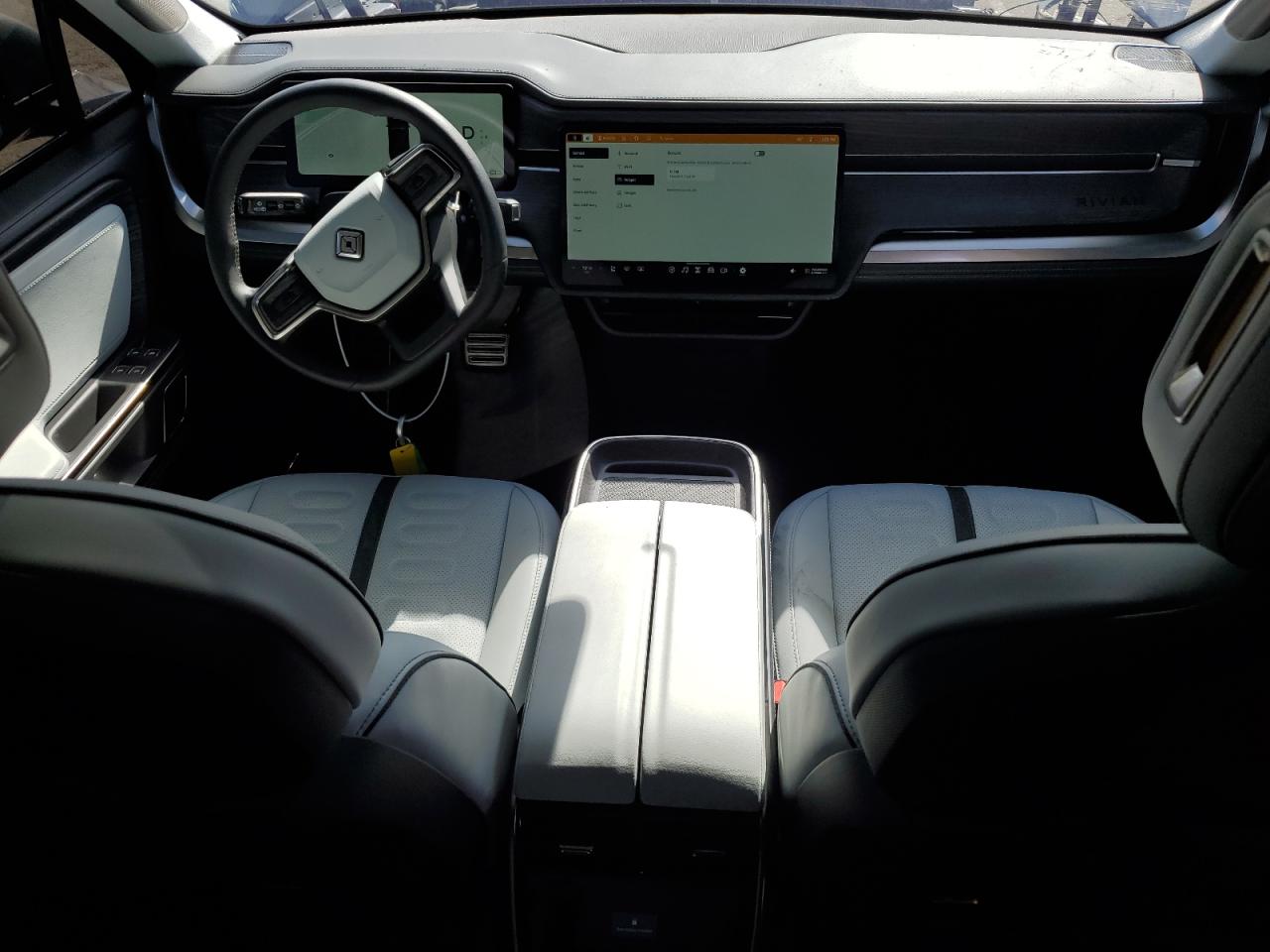 7PDSGABA6PN010375 RIVIAN R1S ADVENT 2023. Фото: 7