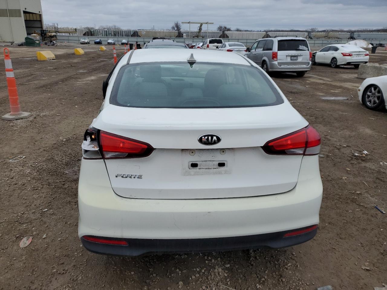 3KPFK4A73HE115072 2017 Kia Forte Lx