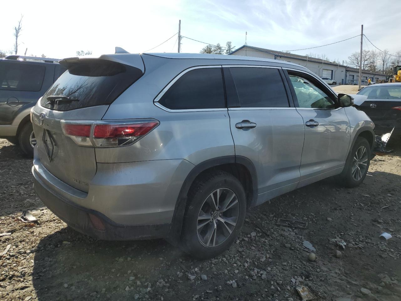 5TDJKRFH1GS237734 2016 Toyota Highlander Xle