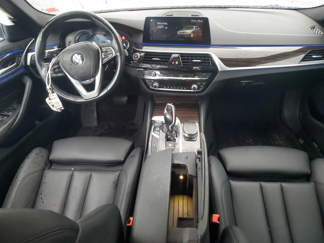 WBAJA7C57KWW06037 2019 BMW 530 Xi