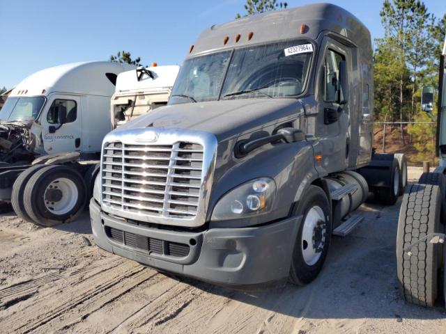 Lot #2343924455 2018 FREIGHTLINER CASCADIA 1 salvage car