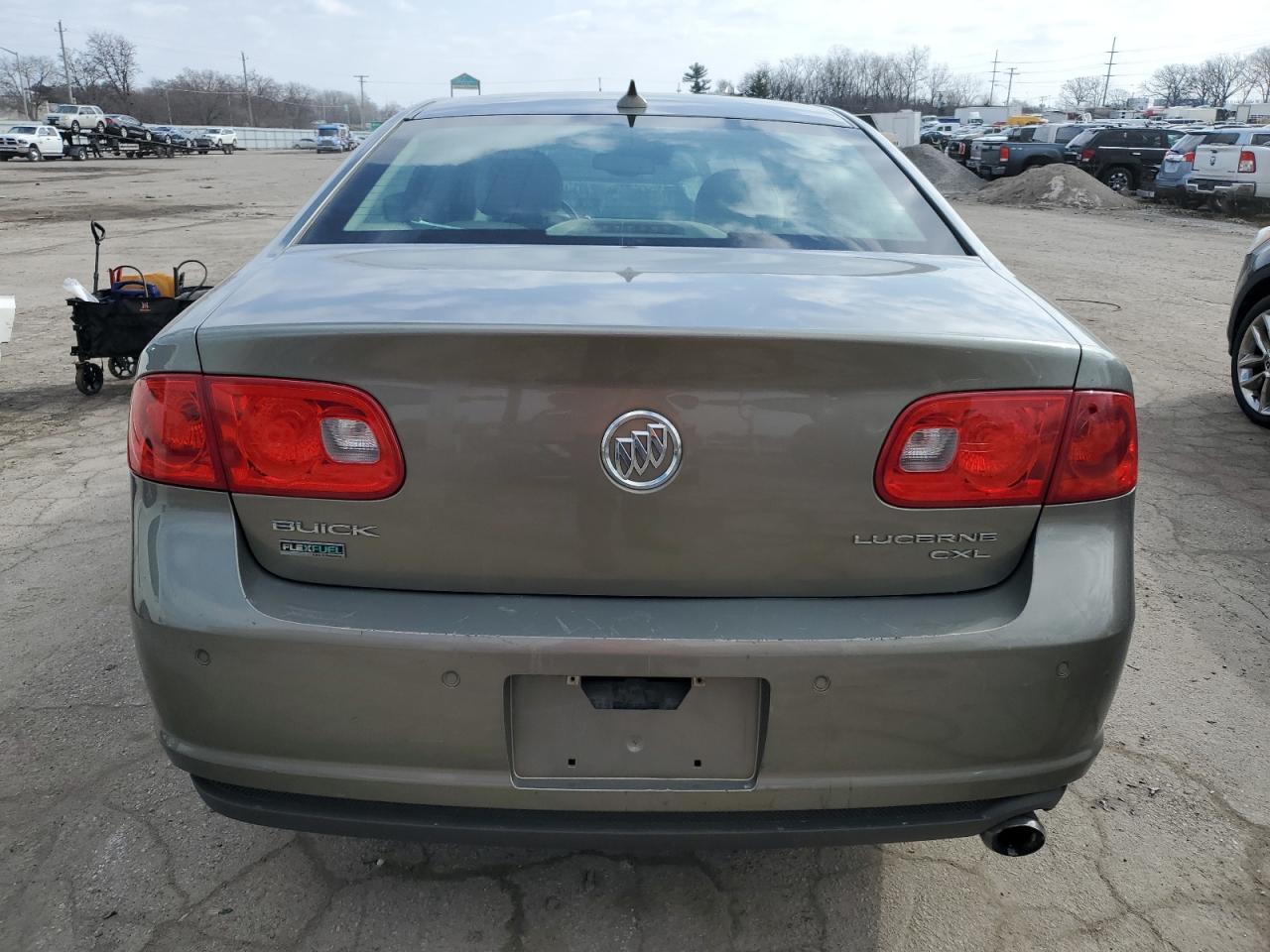 1G4HJ5EM6BU136780 2011 Buick Lucerne Cxl