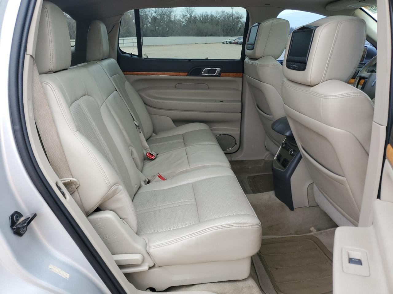 2lmhj5atxabj28123 2LMHJ5ATXABJ28123 2010 Lincoln Mkt
