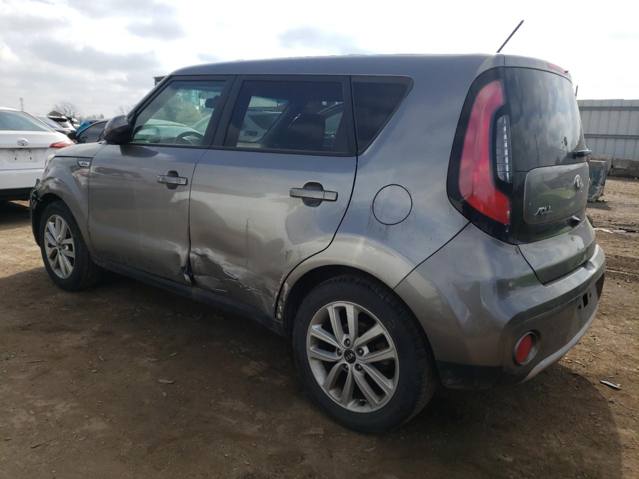 KNDJP3A50J7607701 2018 Kia Soul +