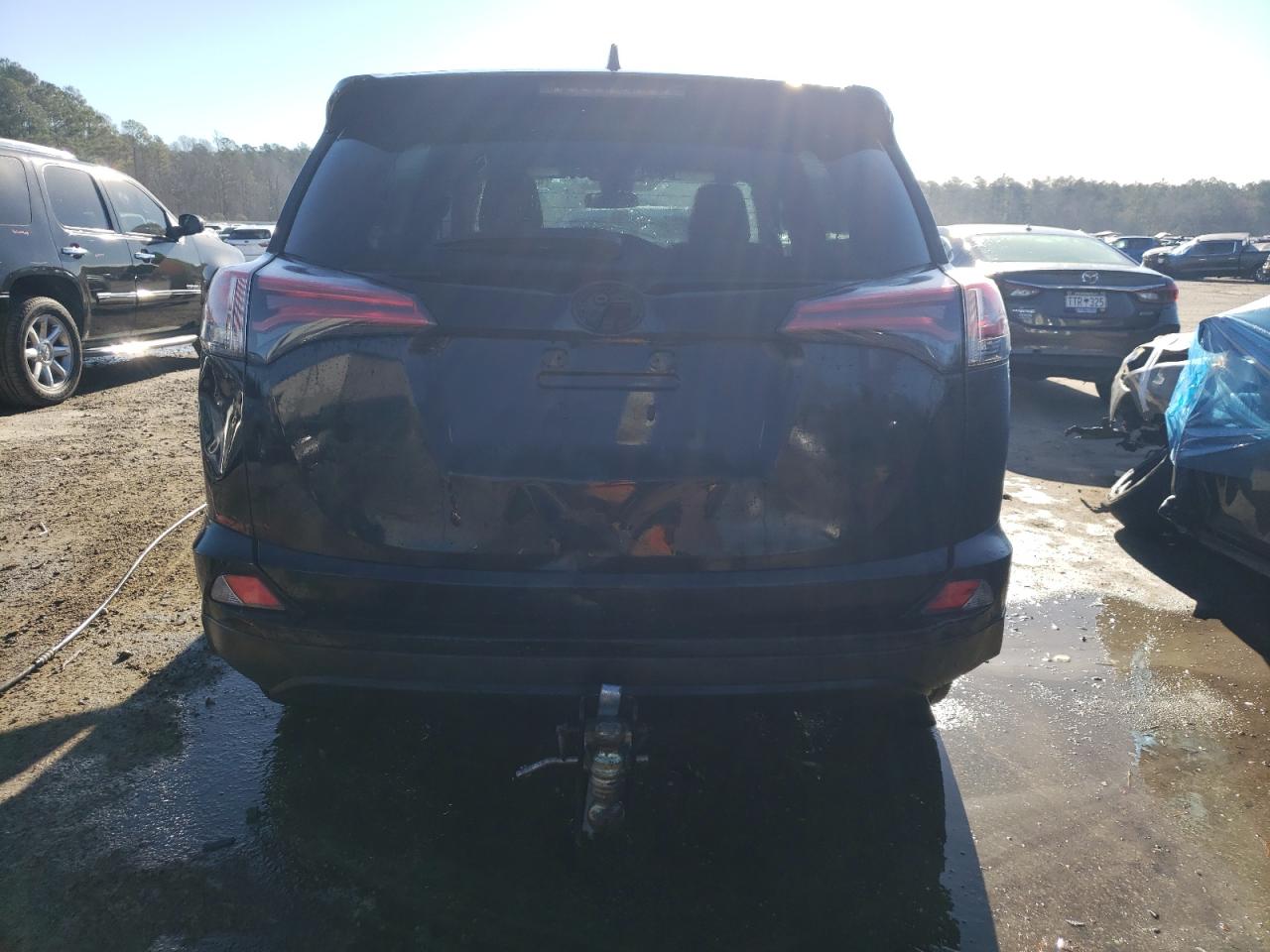 2T3ZFREV9HW363287 2017 Toyota Rav4 Le