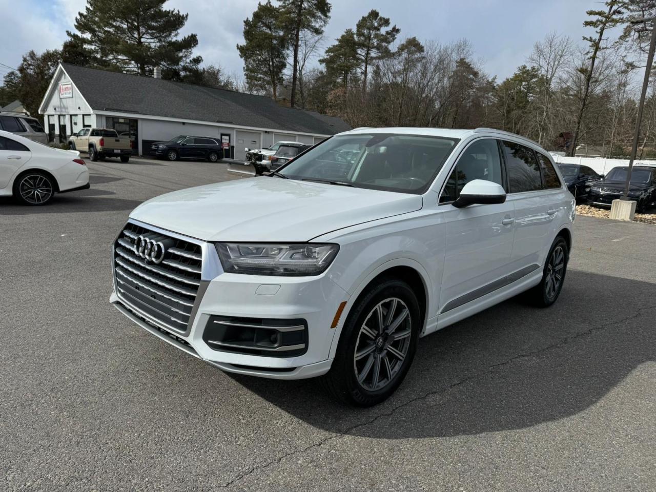 wa1vaaf72hd002683 WA1VAAF72HD002683 2017 Audi Q7 Prestige