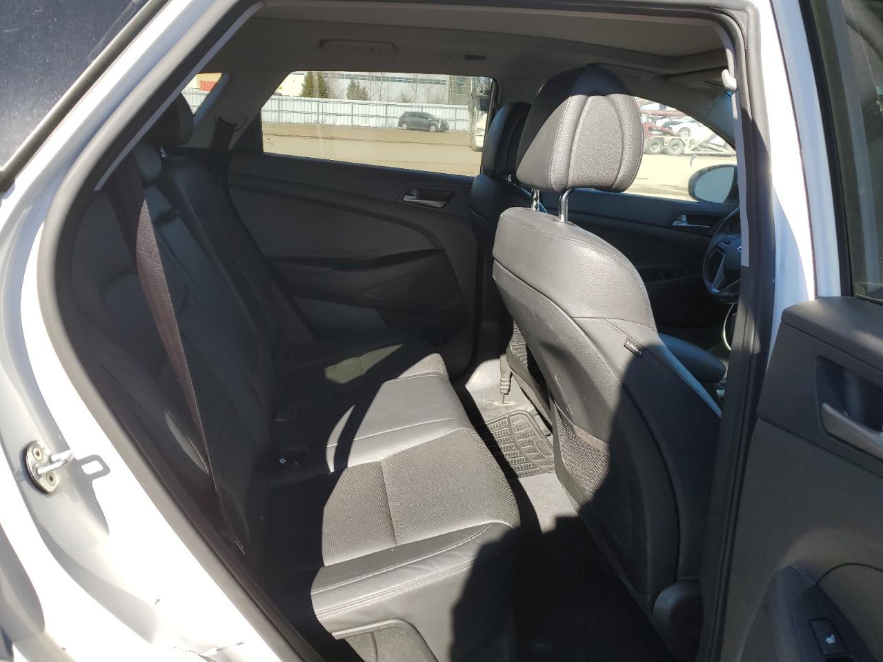 KM8J3CA23HU266075 2017 Hyundai Tucson Limited