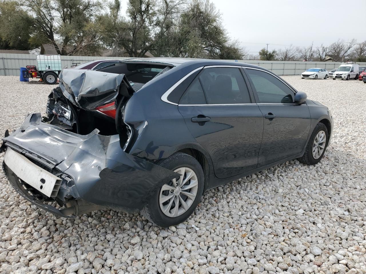 2016 Toyota Camry Le vin: 4T4BF1FKXGR548226