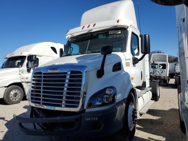 Lot #2354197724 2015 FREIGHTLINER CASCADIA 1 salvage car