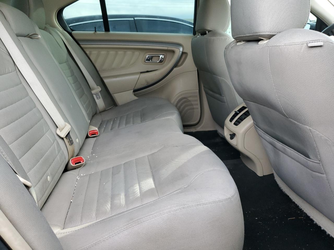 1FAHP2D87FG106977 2015 Ford Taurus Se