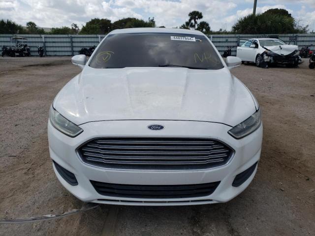 Lot #2437947031 2015 FORD FUSION SE salvage car