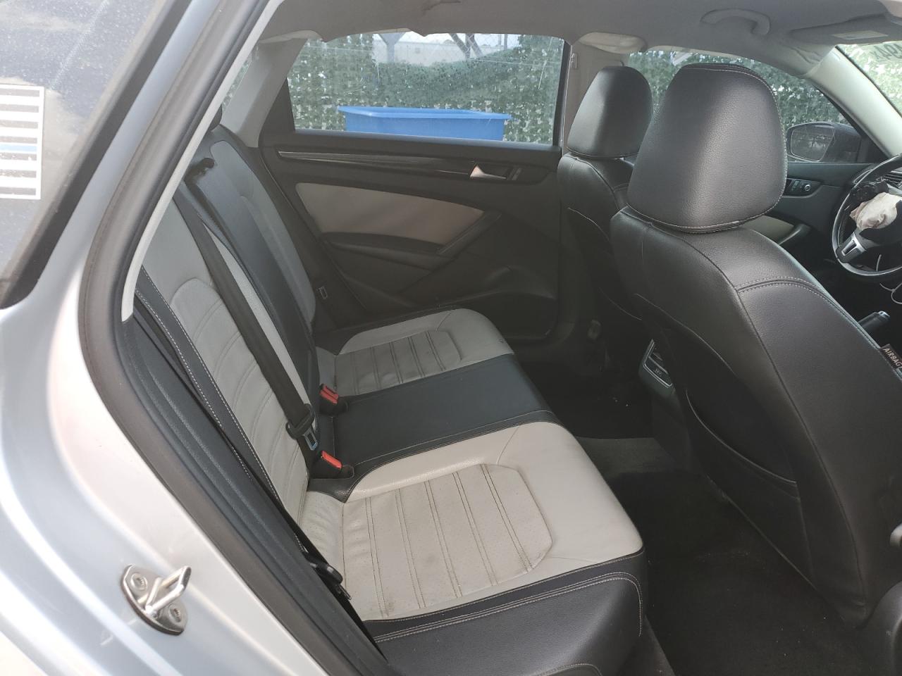 1VWBT7A39FC065936 2015 Volkswagen Passat Se