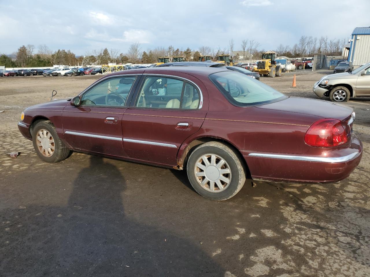 1LNHM97V81Y667426 2001 Lincoln Continental