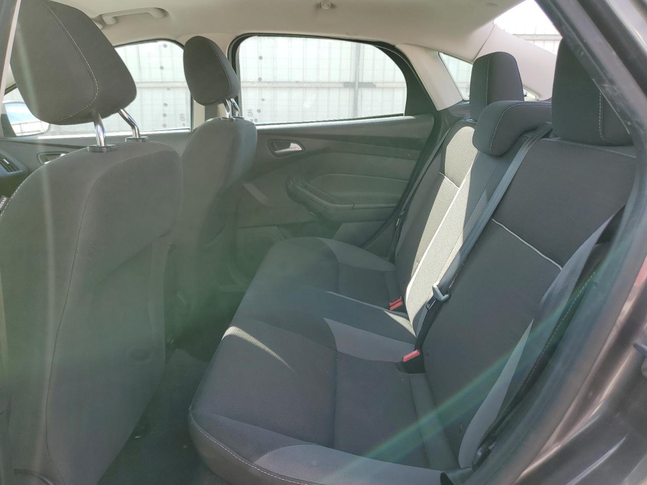 1FAHP3F2XCL242456 2012 Ford Focus Se