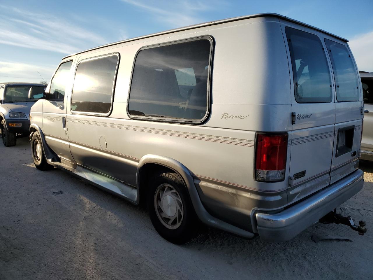 1FDRE14W72HA50147 2002 Ford Econoline E150 Van