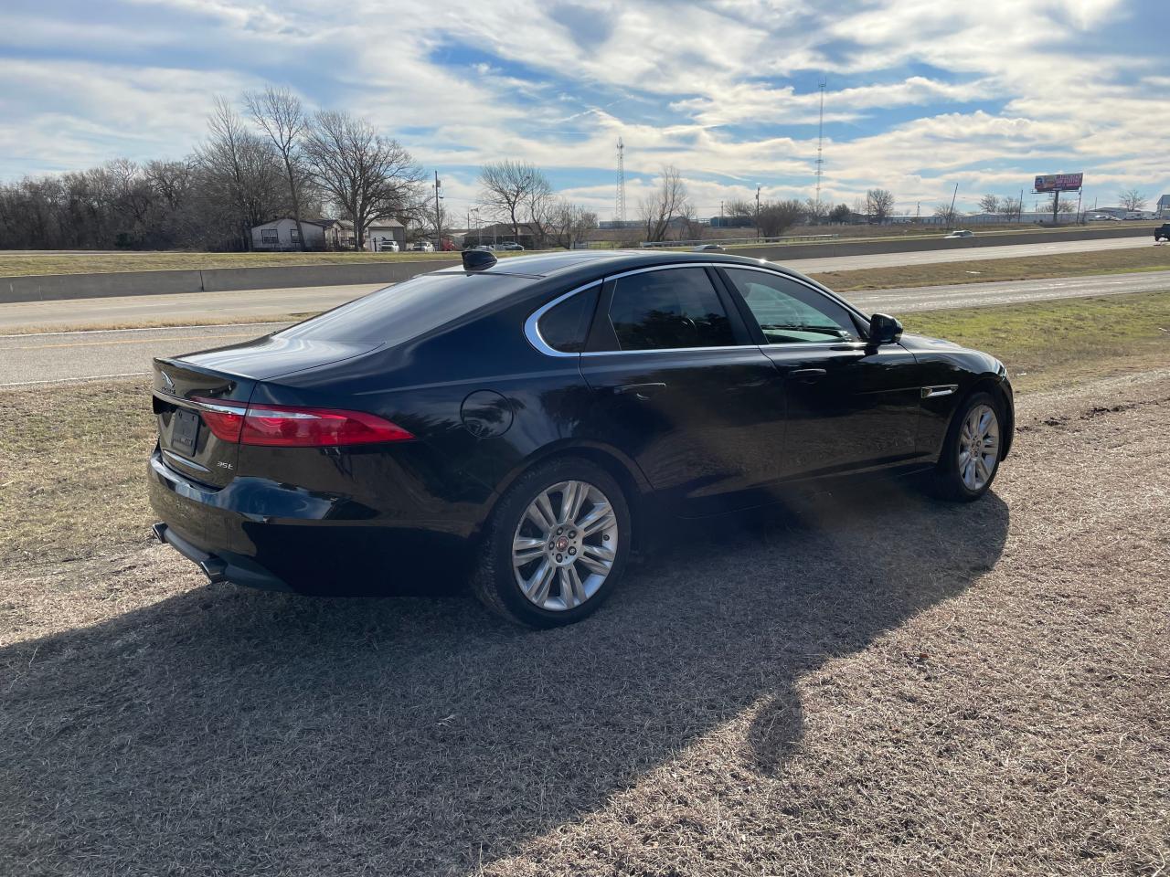 SAJBD4BV6GCY21319 2016 Jaguar Xf Premium