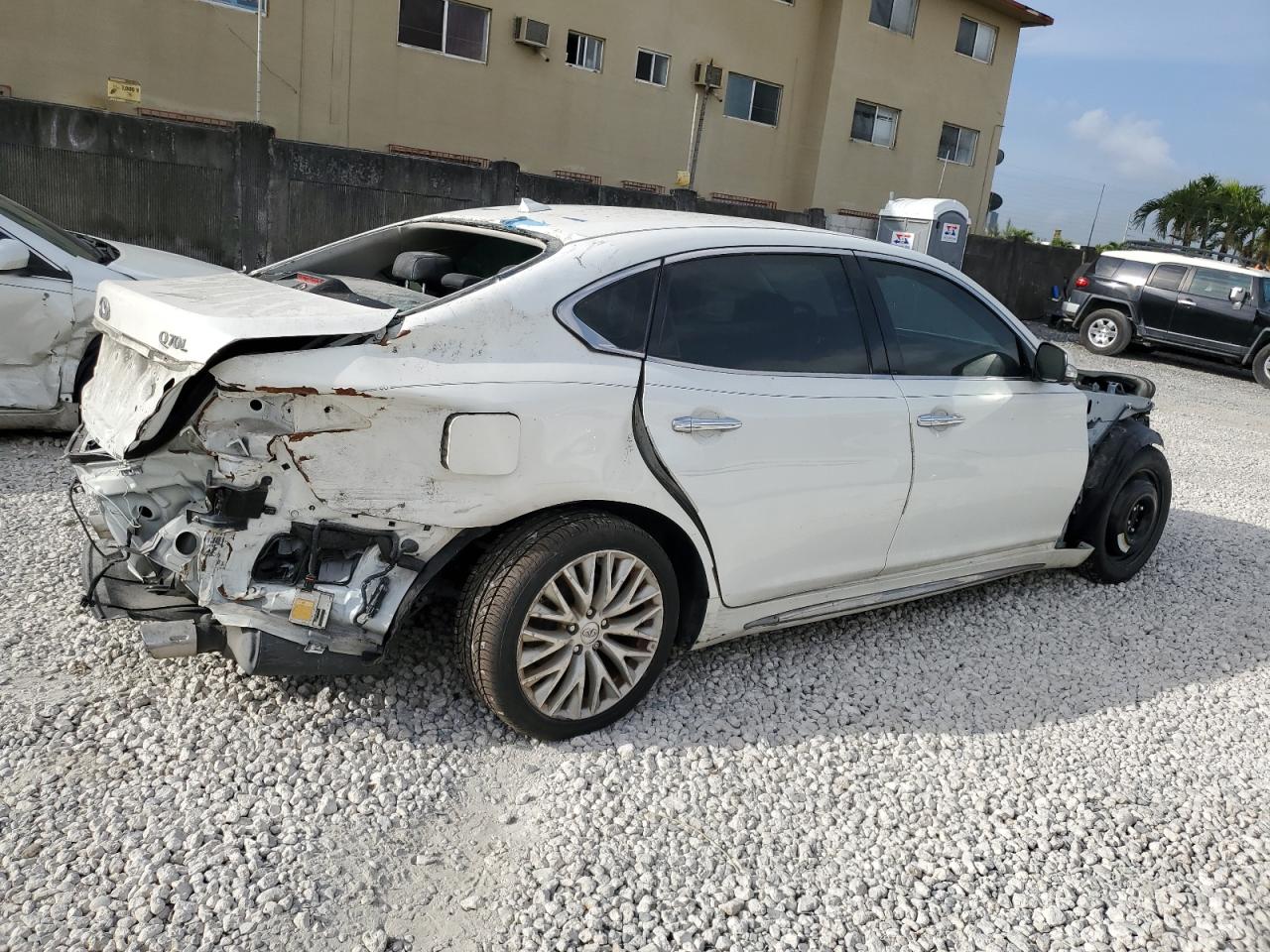 jn1by1pp8fm601493 JN1BY1PP8FM601493 2015 Infiniti Q70L 3.7