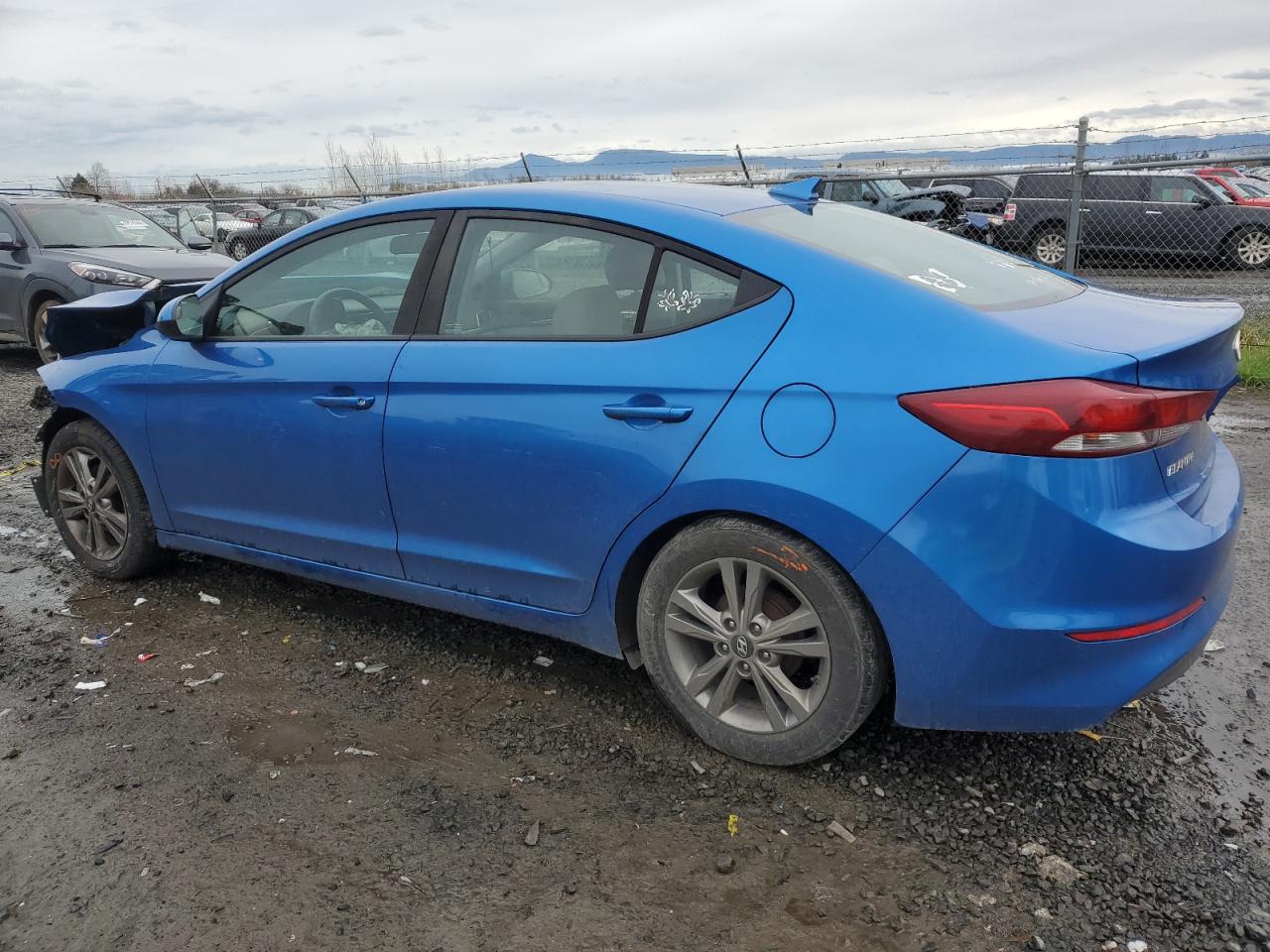 2017 Hyundai Elantra Se vin: KMHD84LF8HU138645