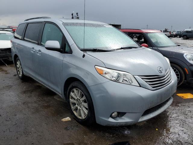 2013 Toyota Sienna - Image 4
