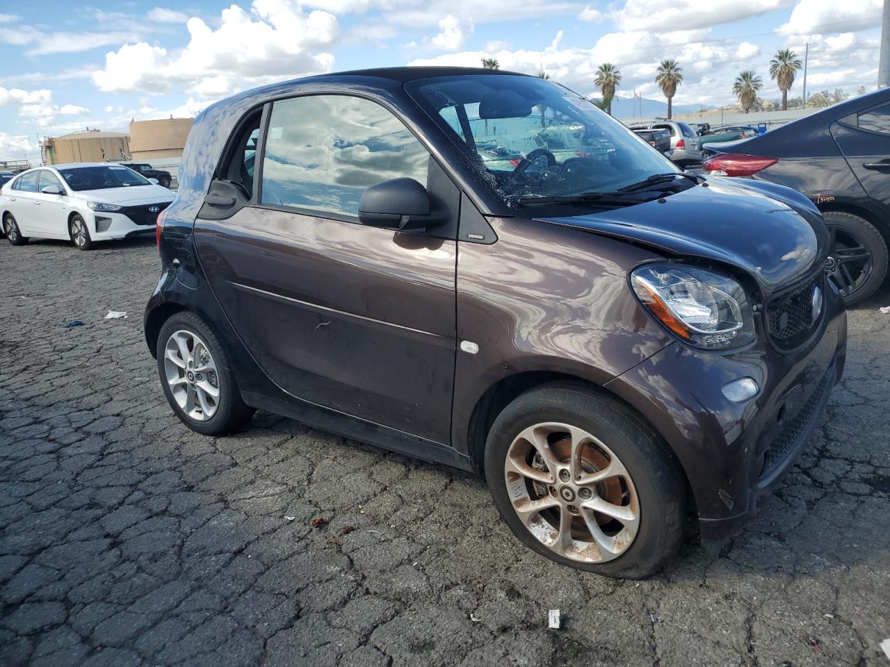 WMEFJ9BA5JK283486 2018 Smart Fortwo