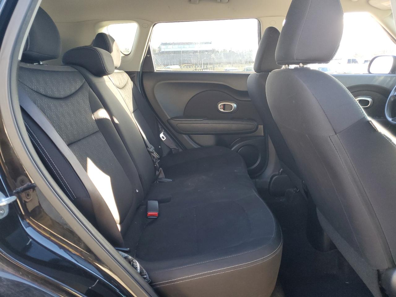 KNDJN2A23G7285439 2016 Kia Soul