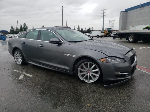 SAJWA1C79K8W19532 2019 Jaguar Xj R - Sport