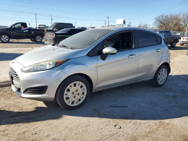 Lot #2407157987 2016 FORD FIESTA S salvage car