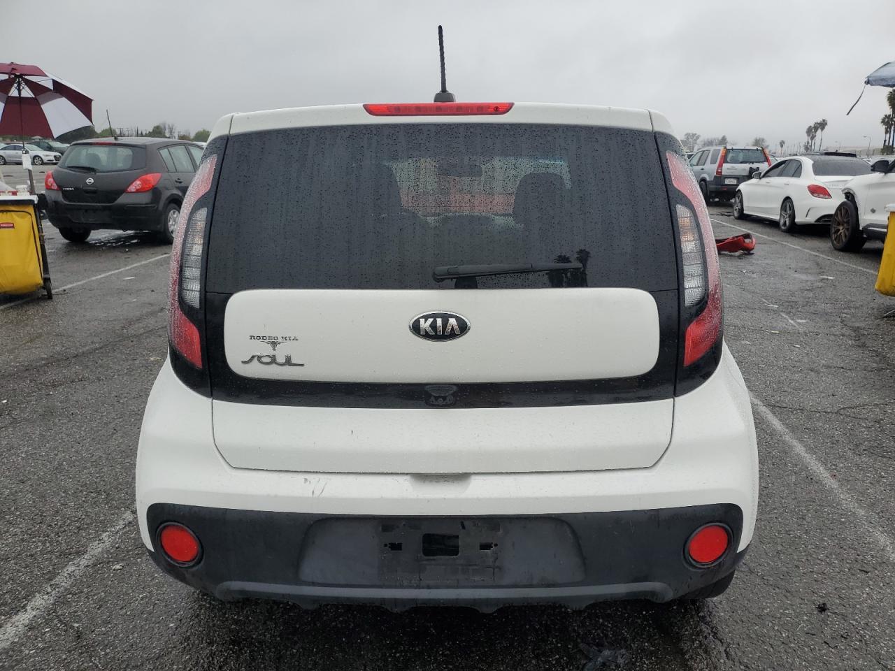 KNDJN2A28J7622078 2018 Kia Soul