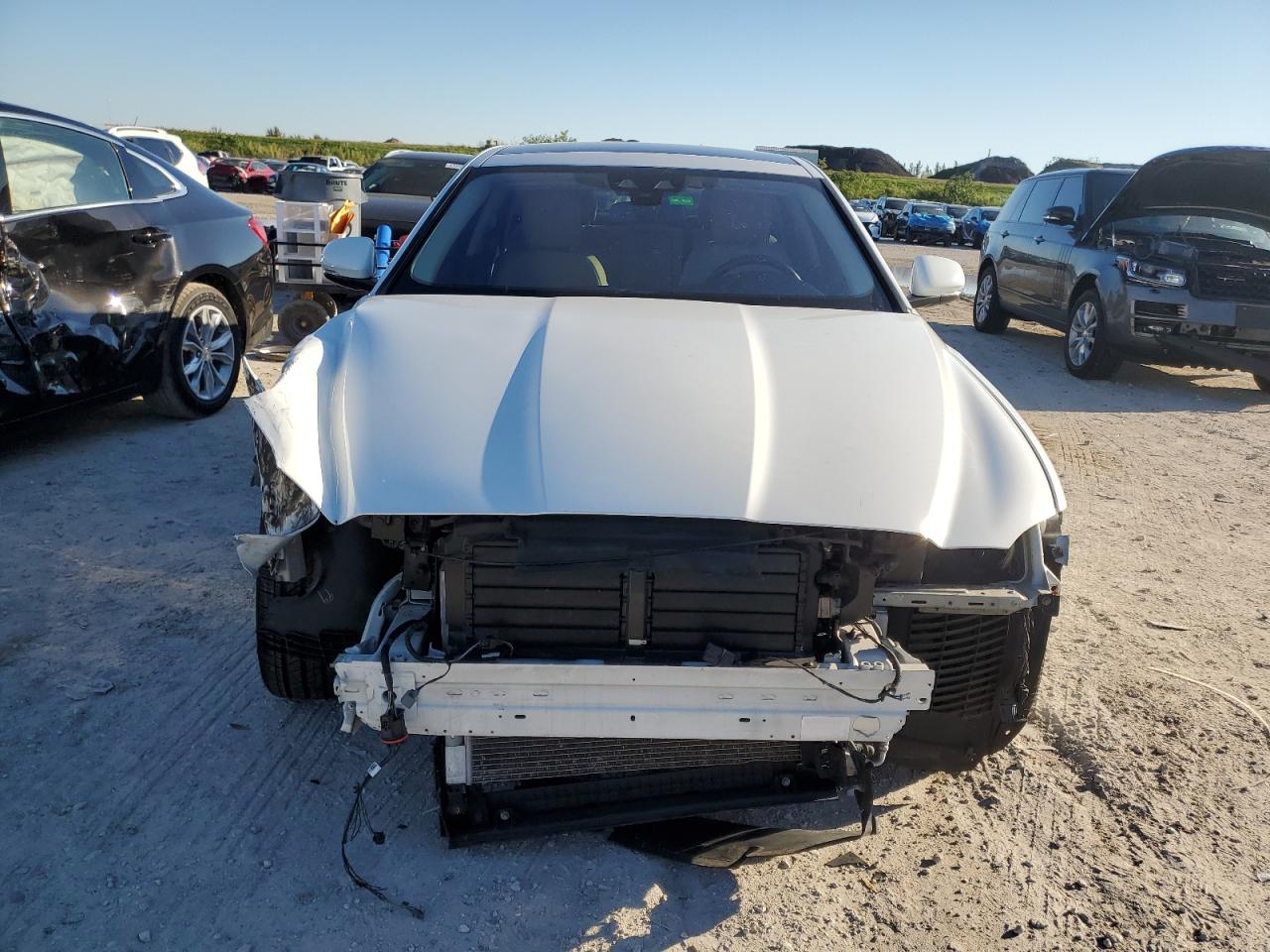 VIN: SAJBJ4BN9HCY42871 2017 JAGUAR XF