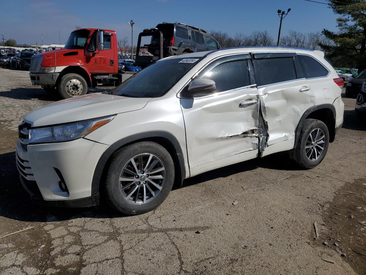 Lot #2645424876 2017 TOYOTA HIGHLANDER