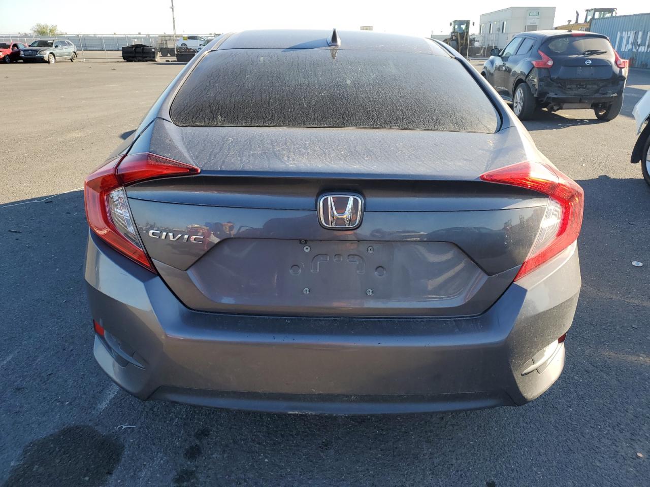 2018 Honda Civic Ex vin: 19XFC2F77JE209553