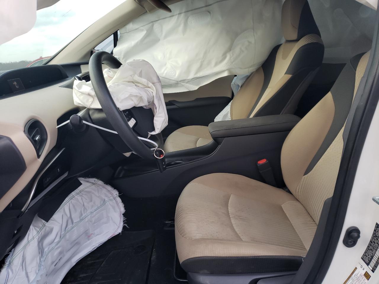 JTDKARFUXG3521921 2016 Toyota Prius