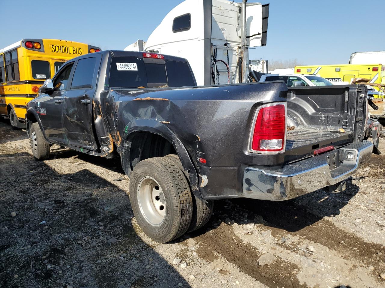 3C63RRJLXJG311357 2018 Ram 3500 Laramie