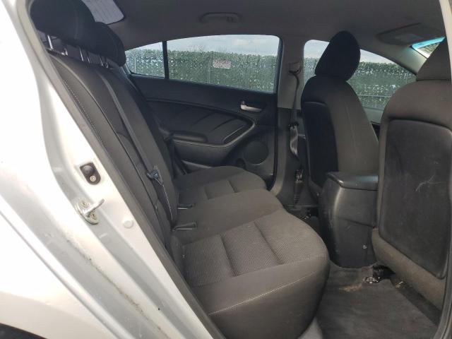 2017 Kia Forte - Image 10